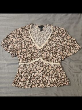 New Look Brown Floral V-Neck Lace-Trim Peplum Top